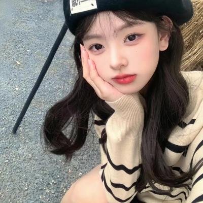 踉跄的女孩